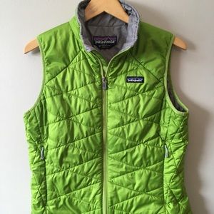 Patagonia green puffy vest medium